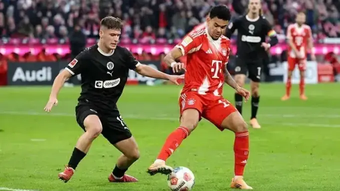 Bayern Munich thắng nhờ những phút bù giờ